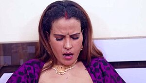 我抓到继母自慰无法移开视线