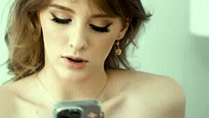 喷水VR色情对热辣女同 duo 变成现实