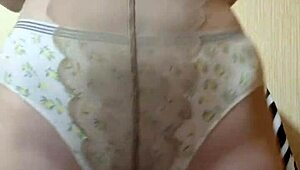 Can I lick your huge blonde goddess feet in this femdom scene?