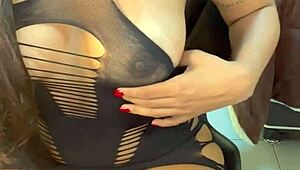 want me to lick that pussy?