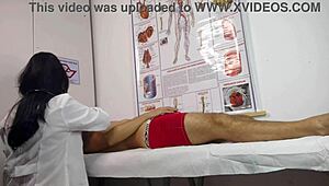 护士用原始技巧处理第一个病人的硬勃起