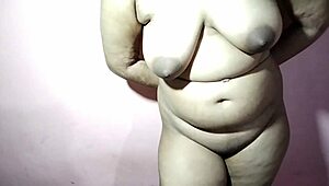 印度desi继兄求继妹帮忙亲密玩穴