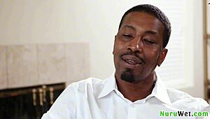 金发美女Kenzie Taylor裸体ヌル按摩黑人Isiah Maxwell