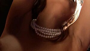 无码JAV少女接受群口交和多次射在大奶上，哇！