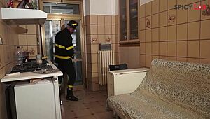 天啊消防员Julius开门直入Luna Dark骚屄大奶深喉