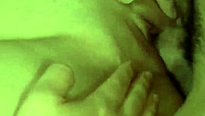 饥渴妻子森雪菜下贱中出和乳交