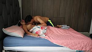 洗澡后那大屁股让我忍不住干她