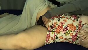 oh wow, pissing in the sink with closeup fetish!