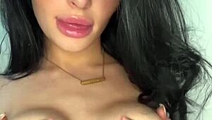 青少年美国交换学生被抓到独自自慰