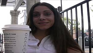 阿米娜·斯凯享受内裤中大鸡巴生性爱