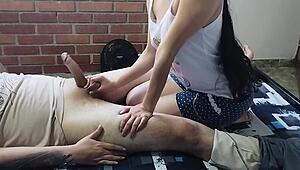 哟出轨继妈吸爆后吞我精液