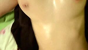 哥们，我痴迷干这个瘦瘦的棕发大学女生