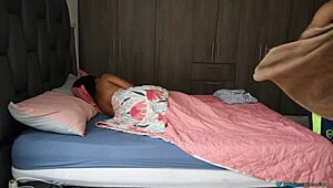 洗澡后那大屁股让我忍不住干她