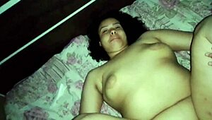 Metendo gostoso na buceta apertadinha da minha namorada, gozei dentro da safada