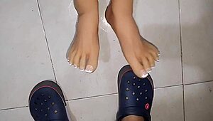 她第一次处女性爱经历多大年纪？