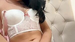 青少年美国交换学生被抓到独自自慰