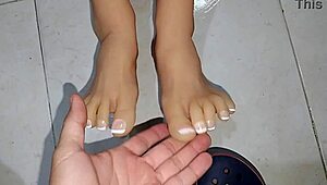 她第一次处女性爱经历多大年纪？