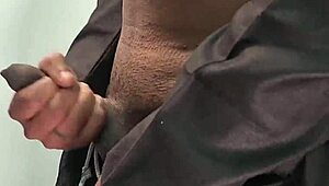 哟，看印度女佣大奶被猛插！😍