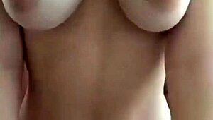 novinha dançando pelada quem é essa delícia