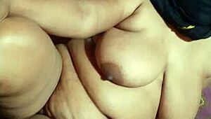 i can't stop staring at desi aunty's big boobs and hairy pussy