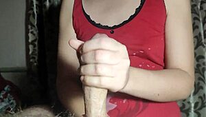 韩国可爱妹吸鸡巴嘴内射