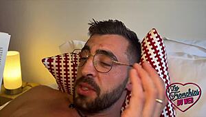 Sally Et Jade Ravissantes Femmes Gobent Une Queue