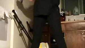 Amateurs Pump Up To Music In Intense Workout!