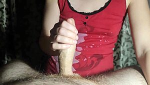 韩国可爱妹吸鸡巴嘴内射