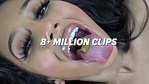 Savannah Fox Dominates with Facesitting