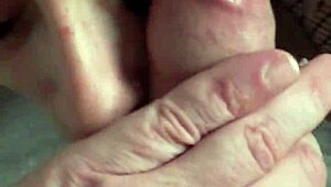 Just some sweet cuddle moments with Candie Cross in fishnets 😍