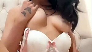 I’m burning for this horny American exchange student girlfriend on webcam