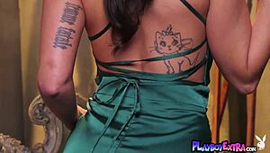 Hot Big-Boobed British Teen Gal Ritchie Gets Naughty 😜