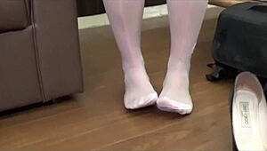 前大公司接待员26岁享受亲密业余拍摄