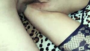 小骚货安珀天使渴求粗暴性爱指奸骑乘大屌颜射