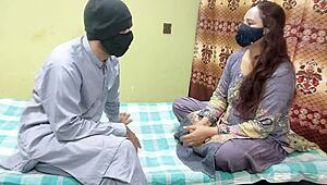 印度嫂子被催收员干了...哎呀