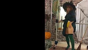 Hotwife steffi witch sucks cock in halloween cosplay homemade blowjob!