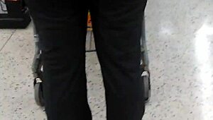 Big booty pawg spotted at cub foods store.