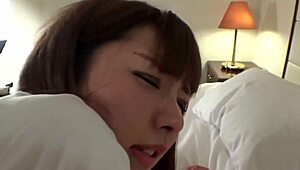 饥渴亚洲宝贝在无码动作中疯狂