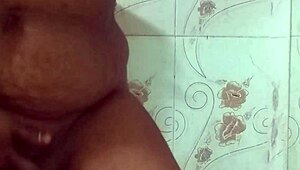 Horny Cheating Desi Indian Wife Vanitha Shows Big Boobs and Shaved Pussy