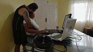 Nicoly Mattos翘臀速战肛交