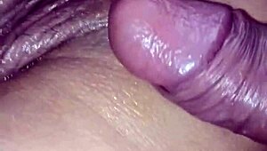 El Vecino Me Sorprende En El Baño Y Lo Invito A Compañarme