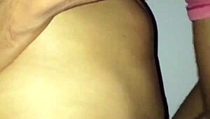 me vengo en las bragas de esta latina caliente