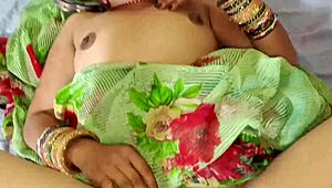 Innocent bhabhi turns into a mare without a word, so exotic!