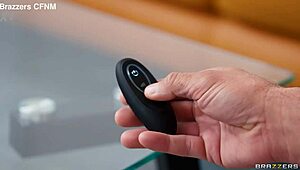 Her glowing buttflap traps you in! Nichole Saphir on Brazzers!