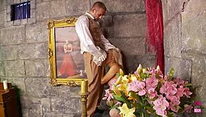 Hey, did this blonde bitch just get pounded by Hamlet doggystyle?