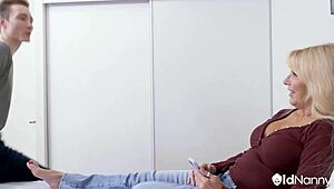 Hardcore DoggyStyle and Deep Pussy Licking with Spanish Wife - AgedLove