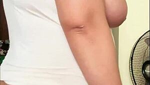 Pregnant Arab Girl Shows Big Belly and Milky Boobs on Webcam