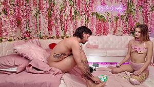 Della Cate去Nade Nasty粉房玩爽