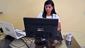 Nicoly Mattos翘臀速战肛交