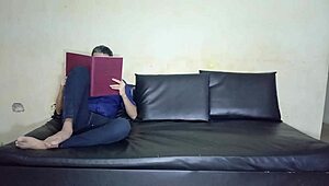 Gina愚弄绿帽，秘密操他儿子！